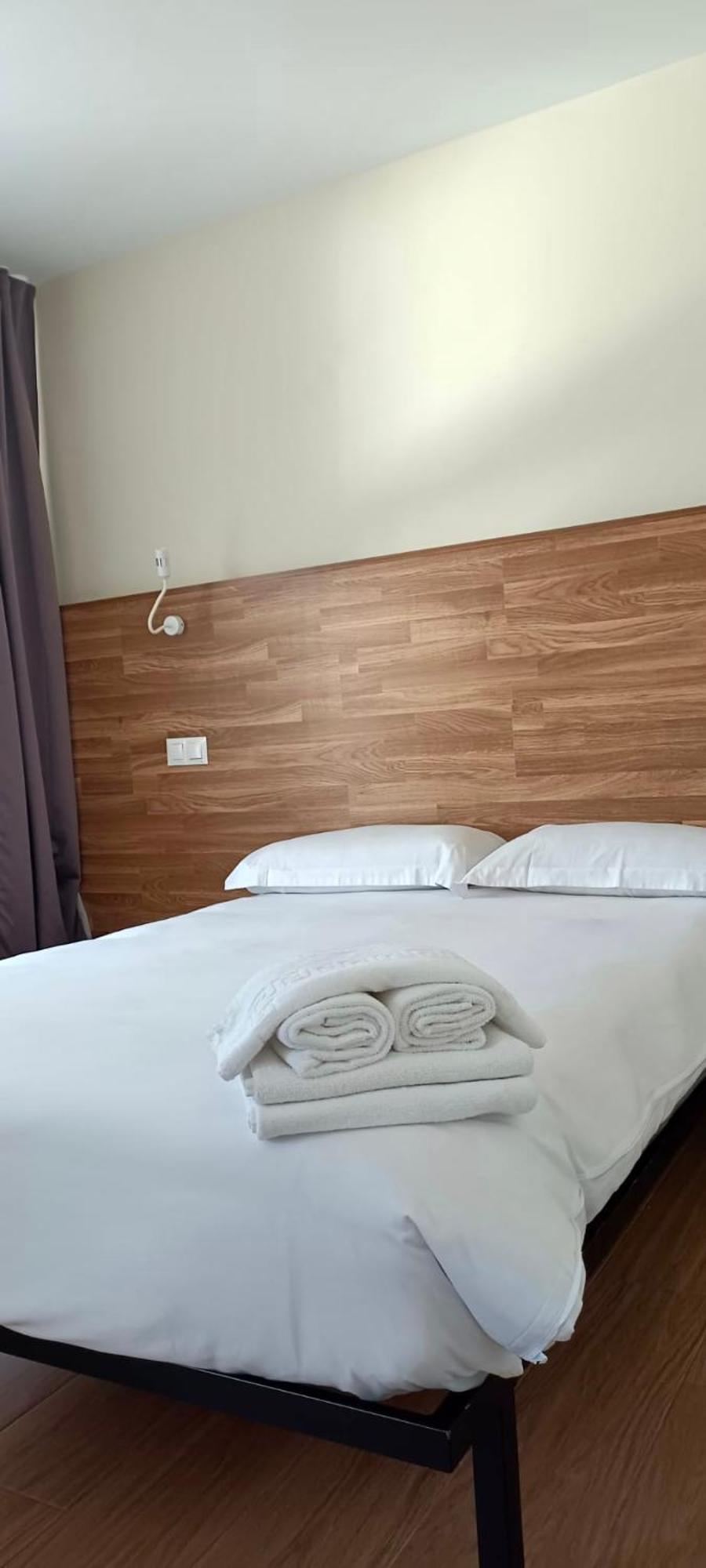 Apartahotel Golden Alcala Alcalá de Henares Exteriör bild
